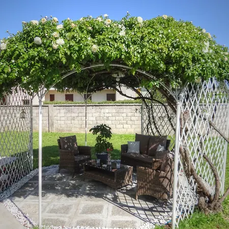 Griselda Bed & Breakfast 4*