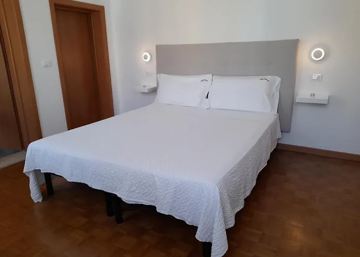 Griselda Oda ve Kahvaltı 4*